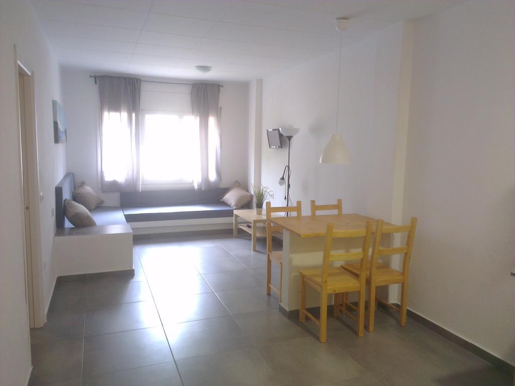 Apartaments La Riera 로지즈 객실 사진