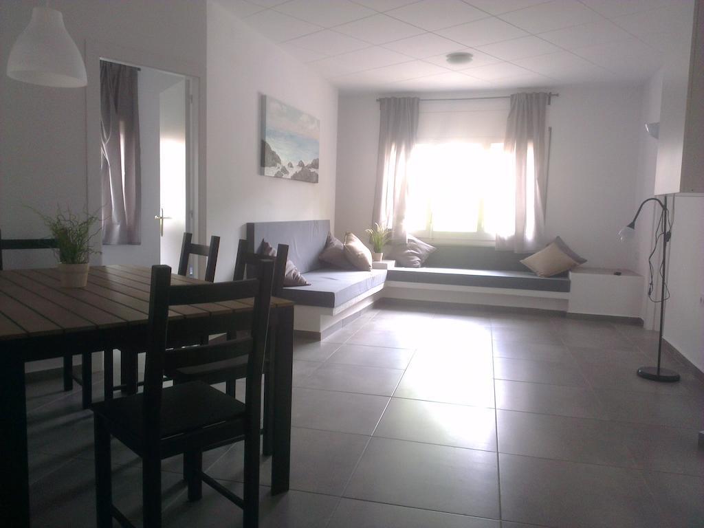 Apartaments La Riera 로지즈 객실 사진